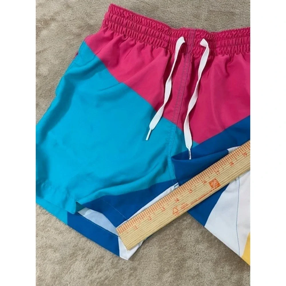 Chubbies Mens Shorts size Small Lined Multicolor 5.5
